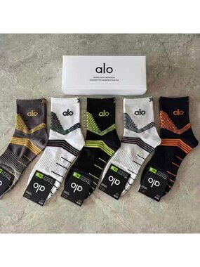 A27- ALO Yoga Men's Chevron Stripe Half-Crew Socks 5-Pair Box Set - NWT
